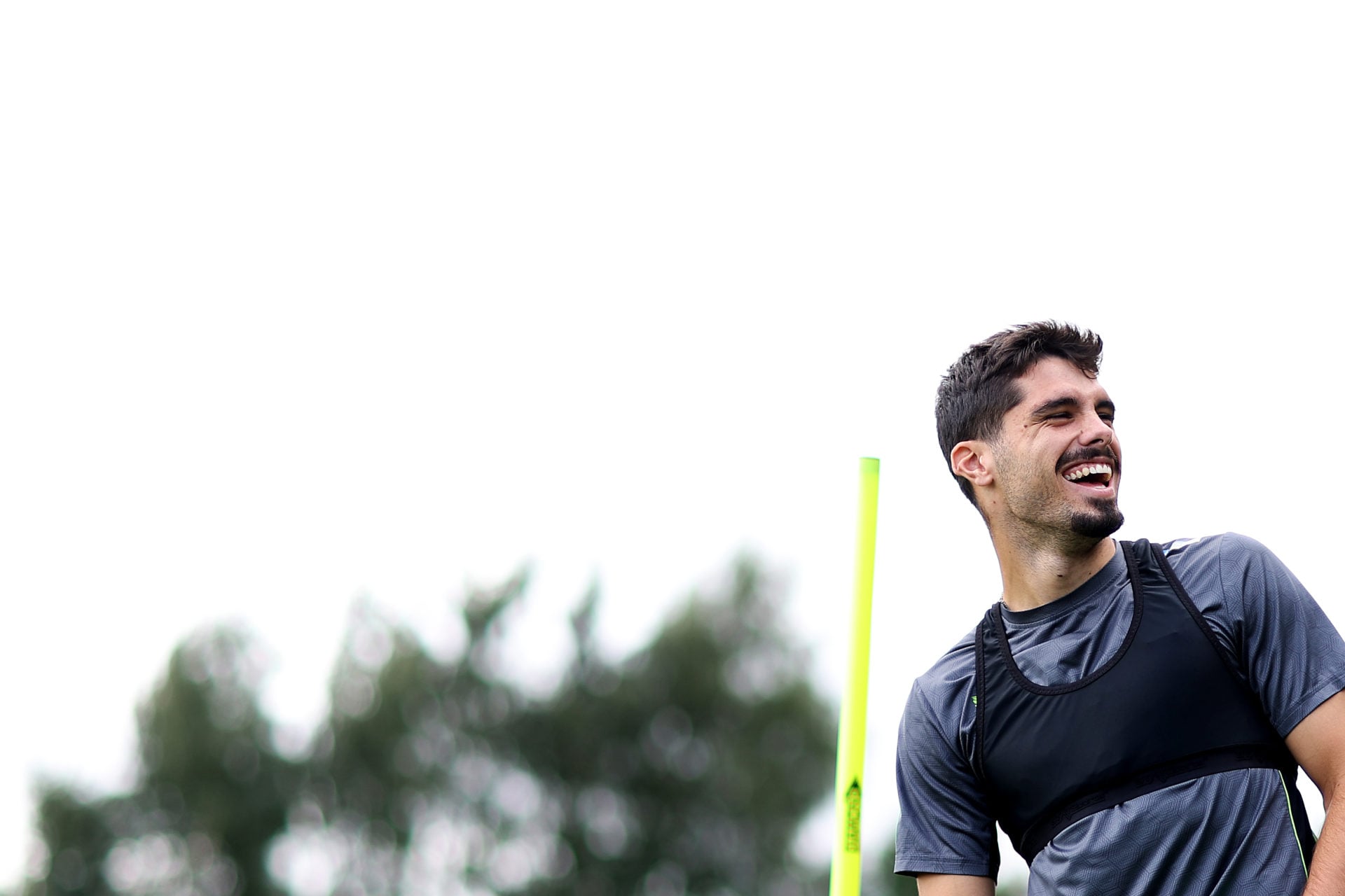 Picture circulates of Wolves winger Pedro Neto outdoors at Compton