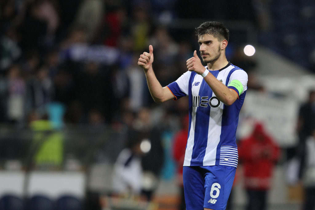 FC Porto v Borussia Dortmund - UEFA Europa League Round of 32: Second Leg