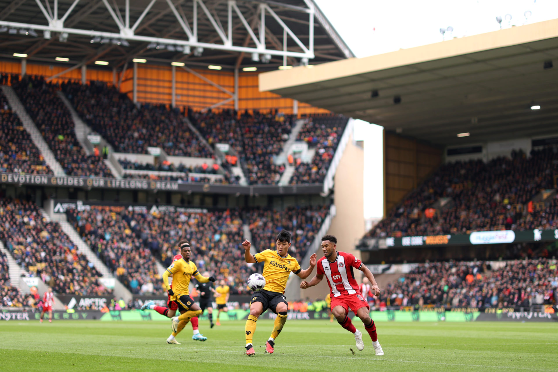 First Touch Wolves I just saw ‘solid’ 88-touch Wolves star completely dominate Sheffield ...