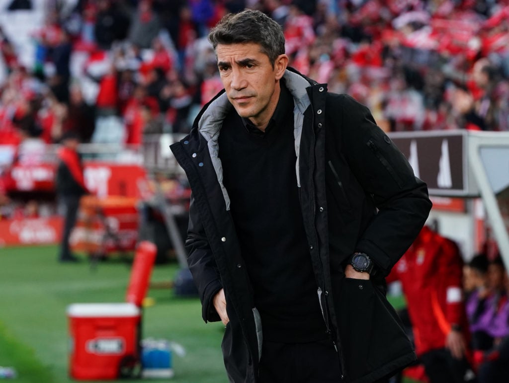 Bruno Lage on the touchline of the Estadio da Luz before Benfica's Liga Portugal match against Boavista FC.