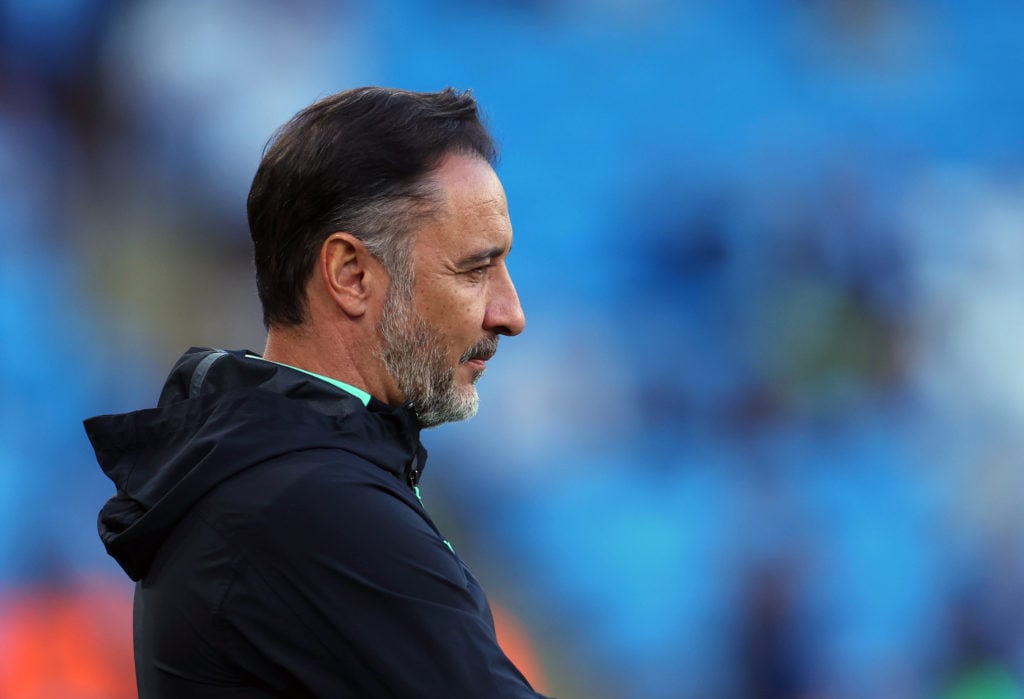 Vitor Pereira managing Wolves against Manchester City