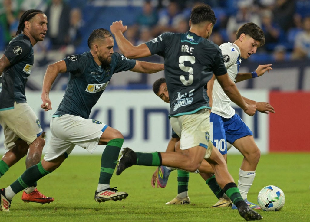 FBL-LIBERTADORES-VELEZ-BULOBULO