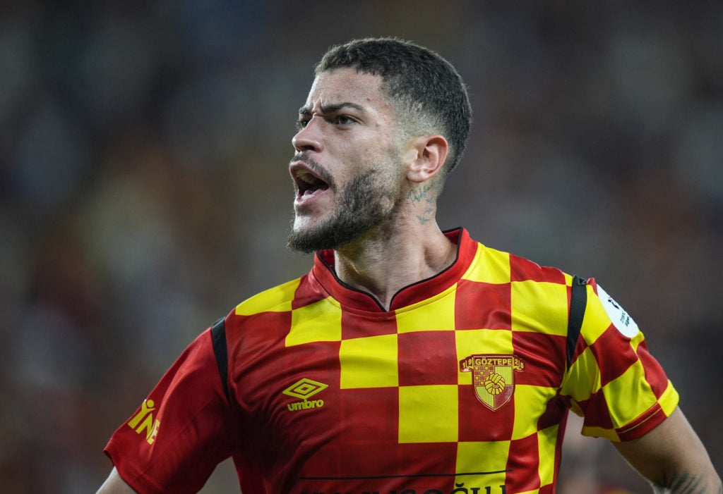 Romulo playing for Goztepe.