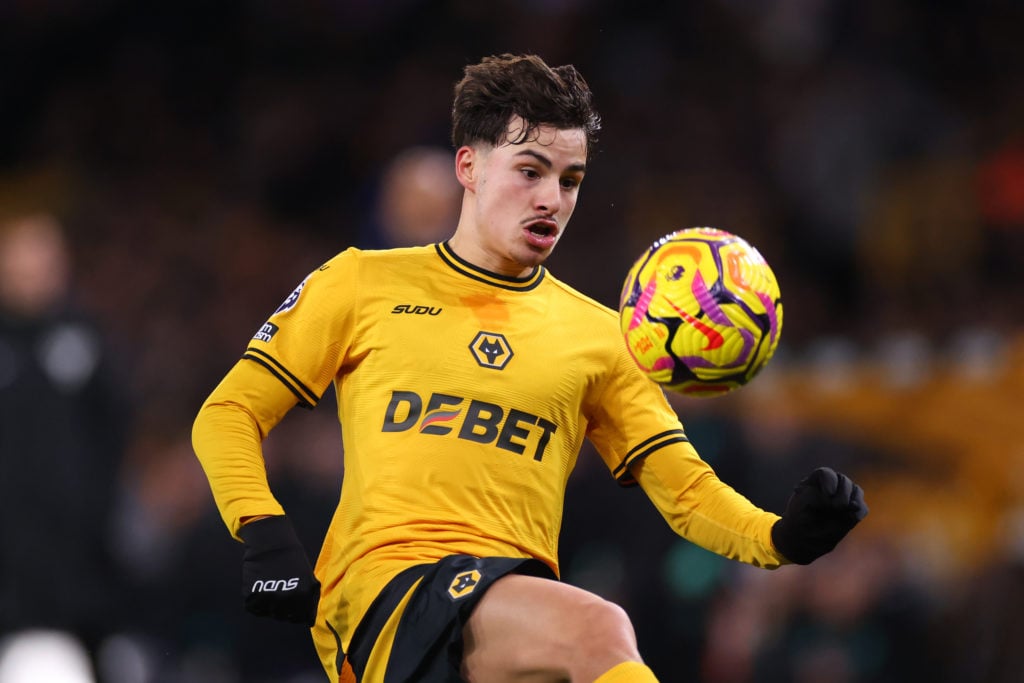 Rodrigo Gomes controls the ball for Wolves.