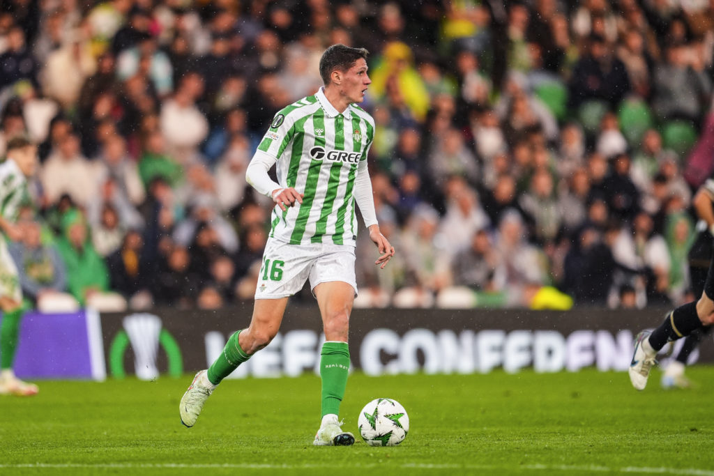 Sergi Altimira playing for Real Betis against Vitoria Guimaraes SC.