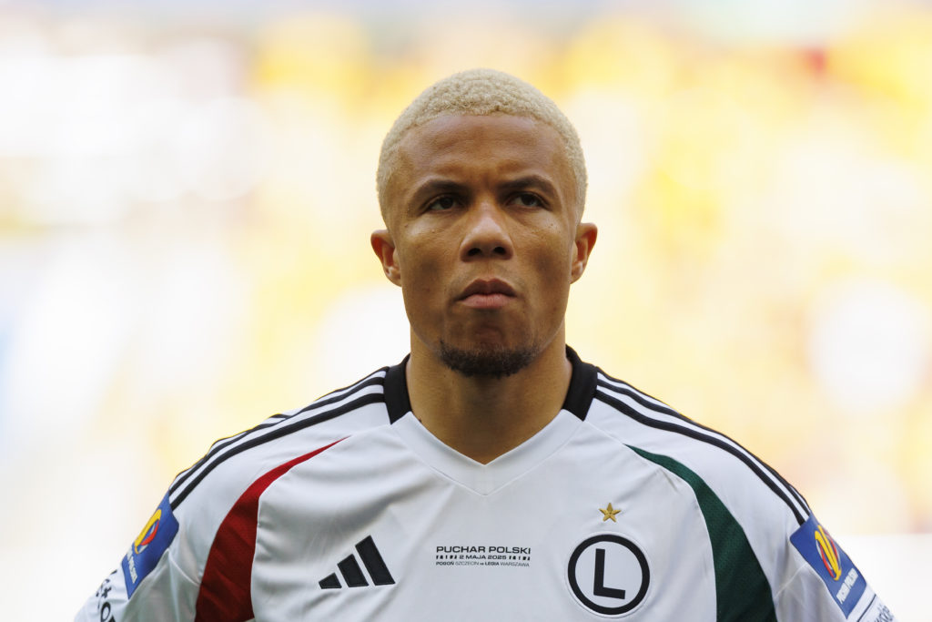 Steve Kapuadi of Legia Warszawa getting into the field prior to the Polish Cup 2025 Final match between Legia Warsaw and Pogon Szczecin.