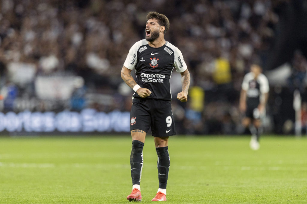 Corinthians v Santos - Brasileirao 2025
