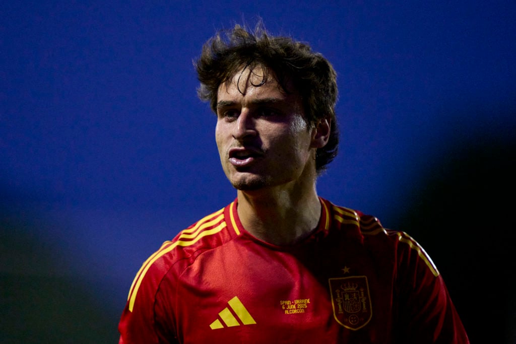 Hugo Bueno playing for the Spain U21s.