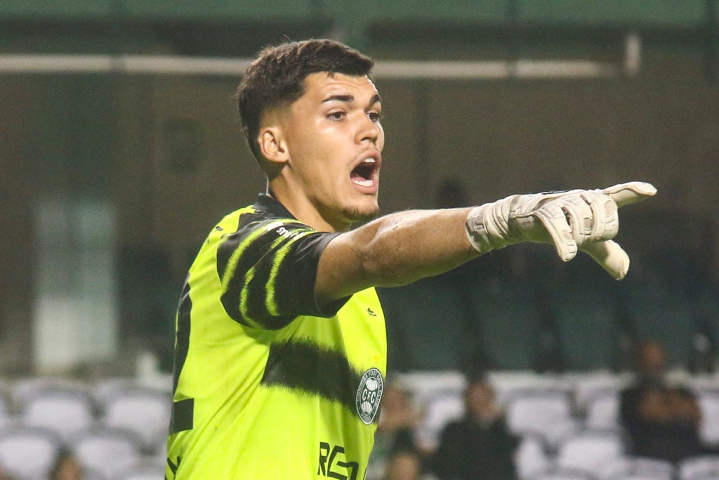 Pedro Morisco playing for Coritiba.