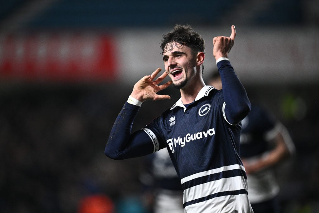 Mihailo Ivanovic playing for Millwall.