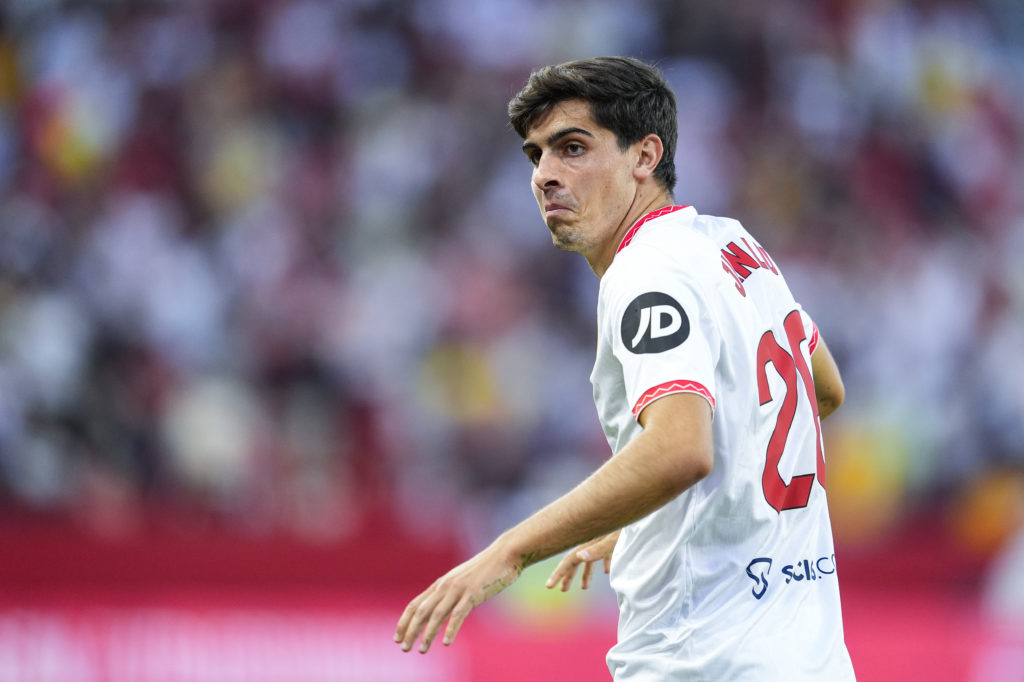 Juanlu Sanchez playing for Sevilla.