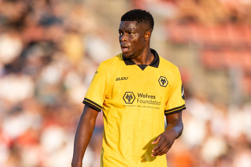 Marshall Munetsi playing for Wolves.
