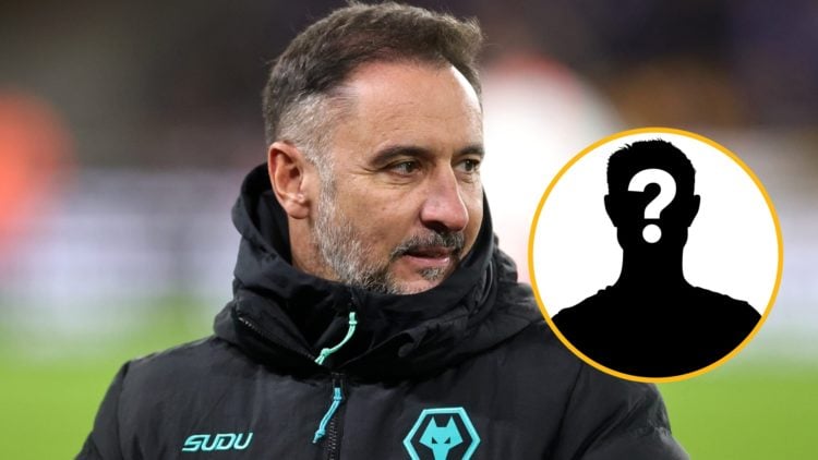 Vitor Pereira looking on with mystery player (left)