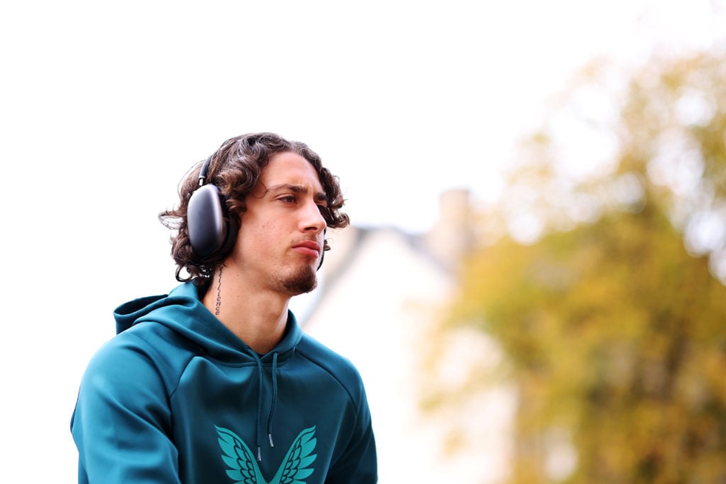 Fabio Silva listening to music.