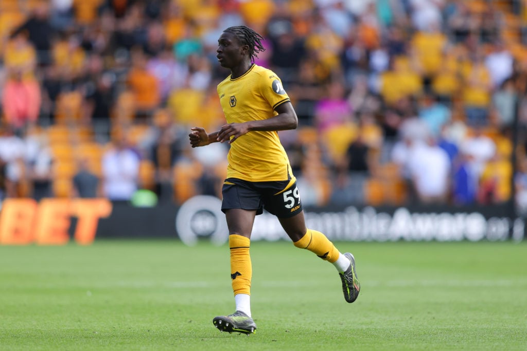Mateus Mane makes his debut.