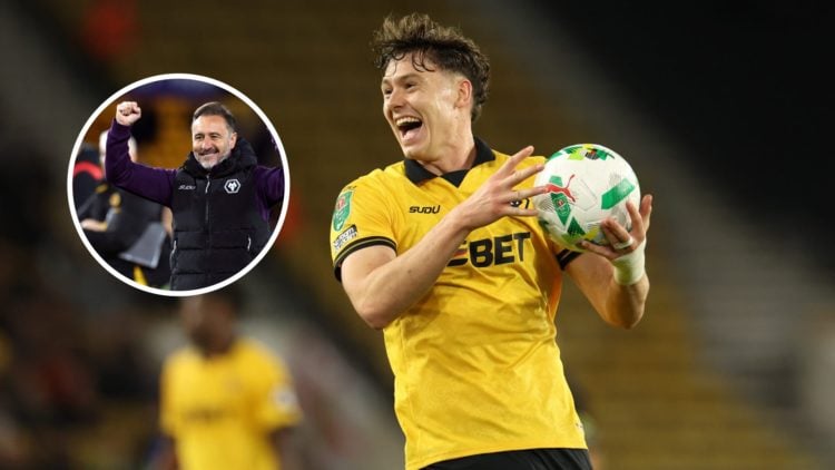 Jorgen Strand Larsen with a ball in his hands and Vitor Pereira with his arms in the air.