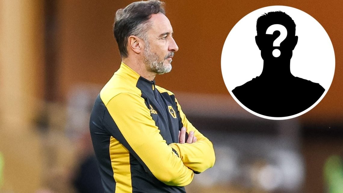 Vitor Pereira watches on.