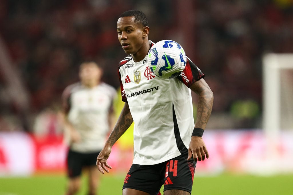 Wallace Yan in action for Flamengo