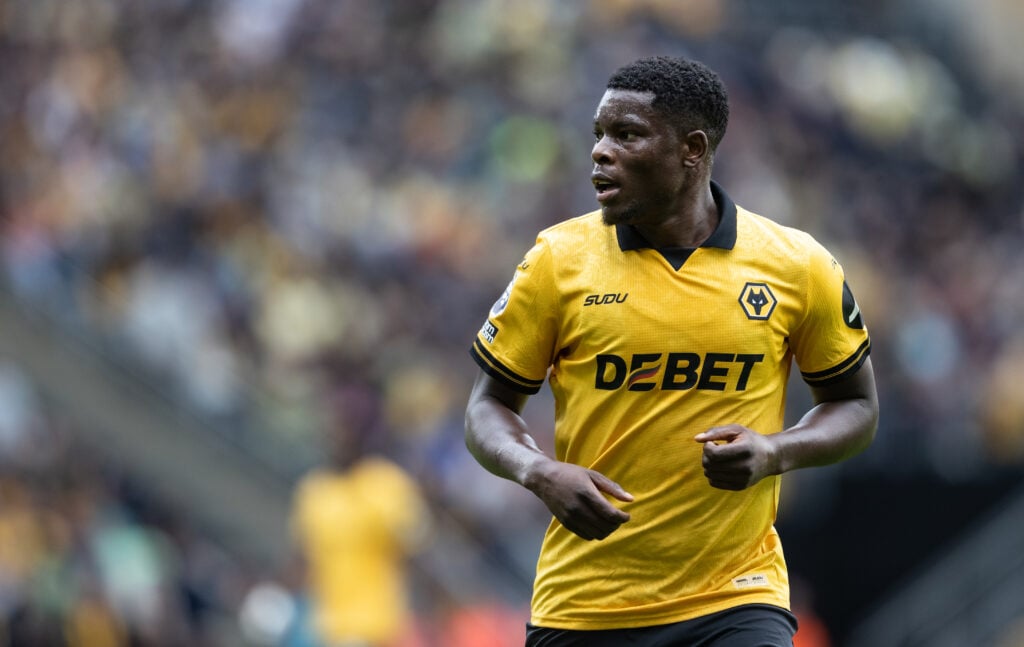 Marshall Munetsi playing for Wolves.