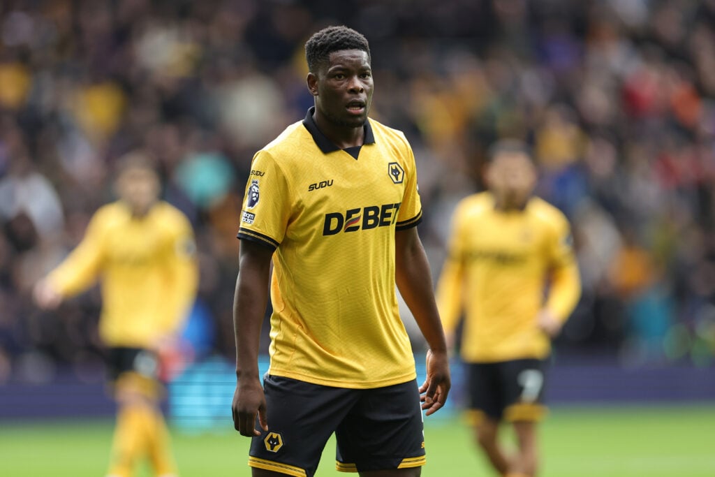 Marshall Munetsi playing for Wolves.