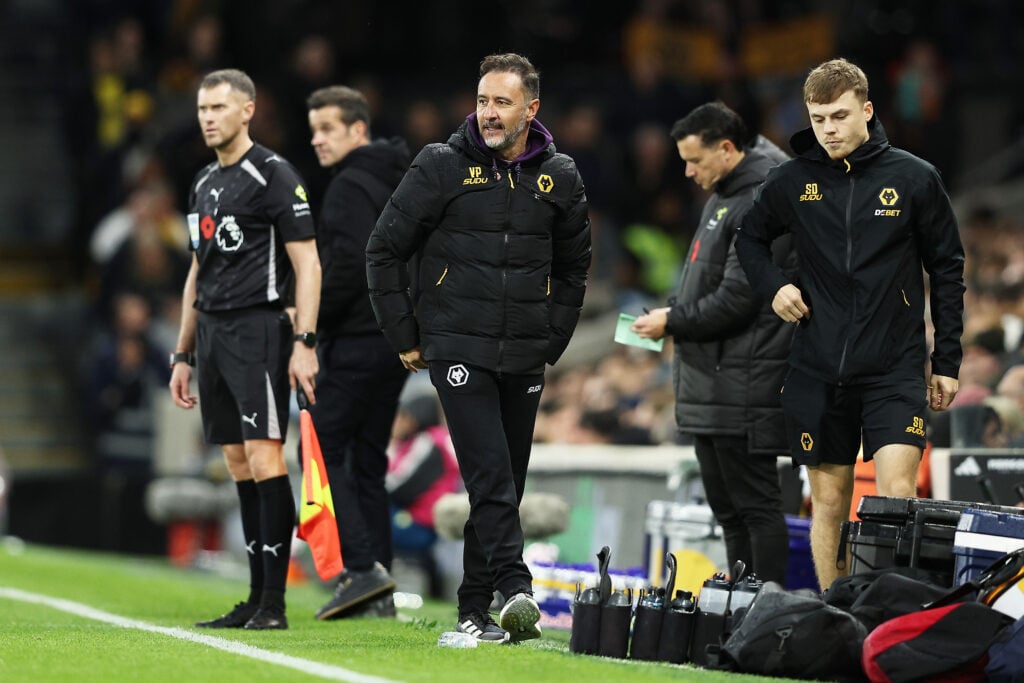 Vitor Pereira, Manager of Wolverhampton Wanderers, looks on during the Premier League match between Fulham and Wolverhampton Wanderers