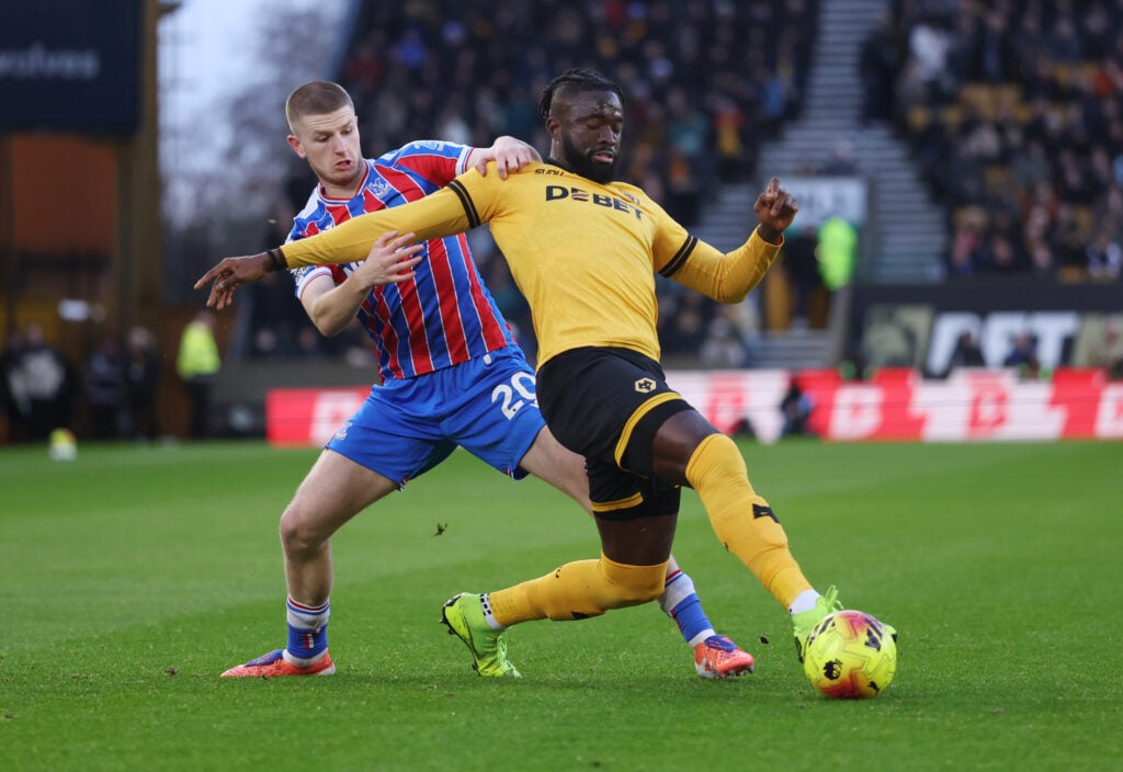 Tolu Arokodare battling against Adam Wharton