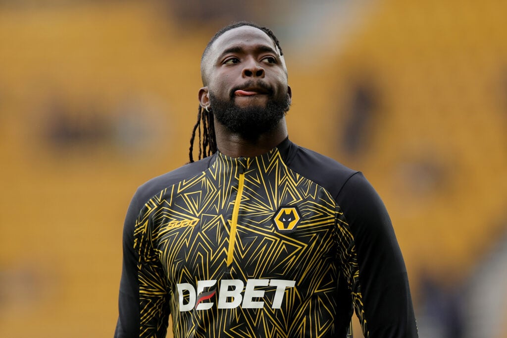 Tolu Arokodare warms up for Wolves