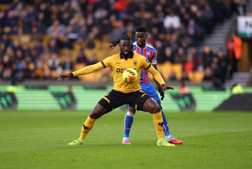 Tolu Arokodare holding the ball up for Wolves against Marc Guehi