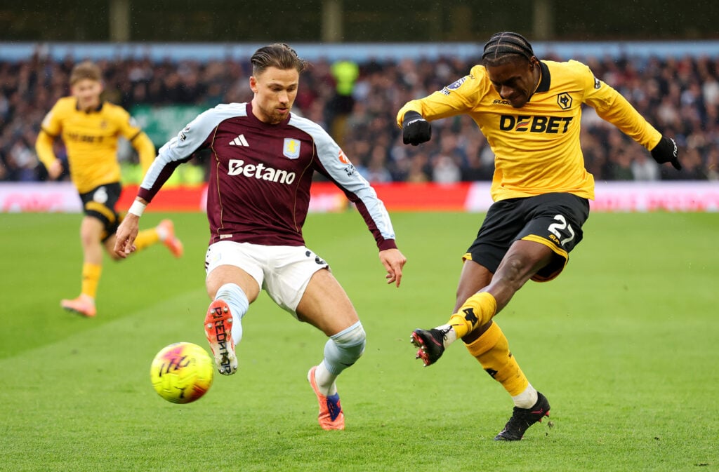 Jean-Ricner Bellegarde plays a ball for Wolves.