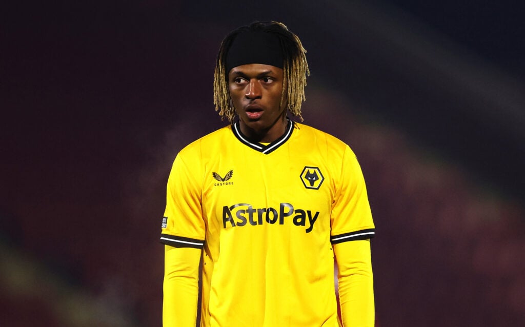 Ethan Mcleod playing for Wolves' youth team.