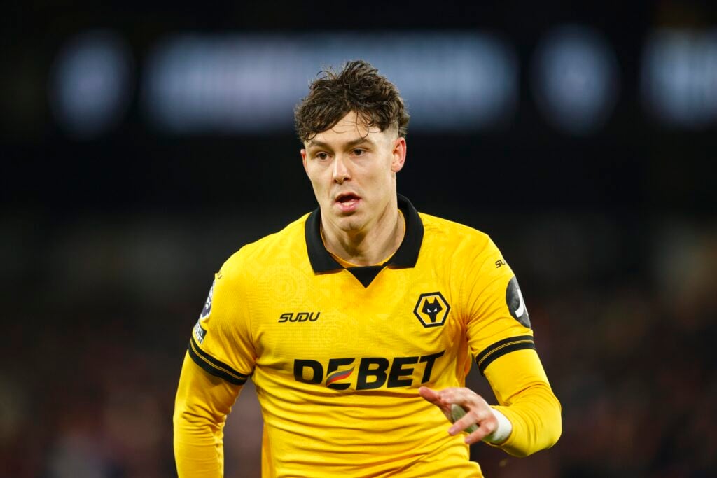 Jorgen Strand Larsen playing for Wolves.