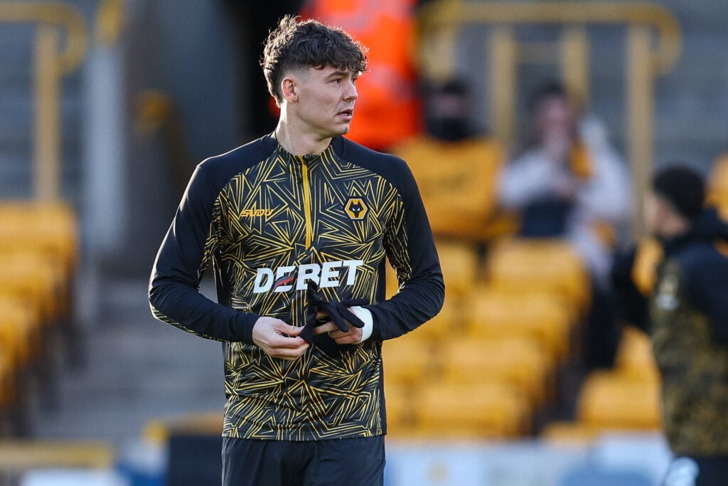 Jorgen Strand Larsen warming up for Wolves.