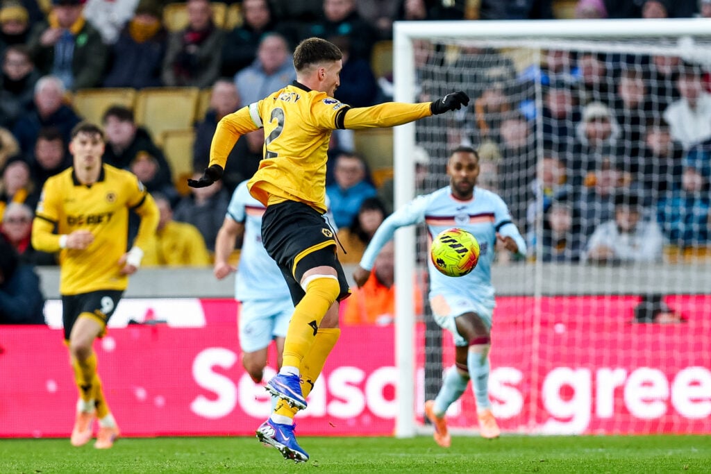 Matt Doherty controls the ball for Wolves.