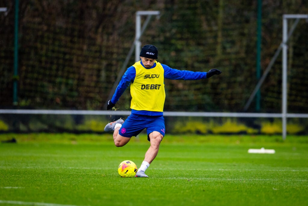 Andre trains for Wolves.
