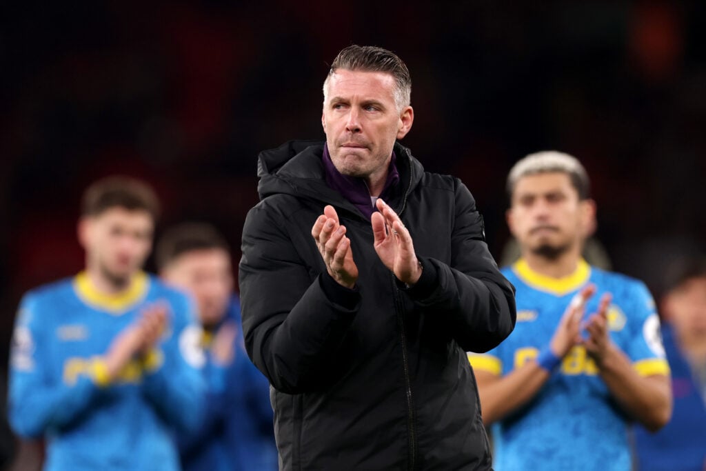 Rob Edwards applauds Wolves fans after loss vs Liverpool