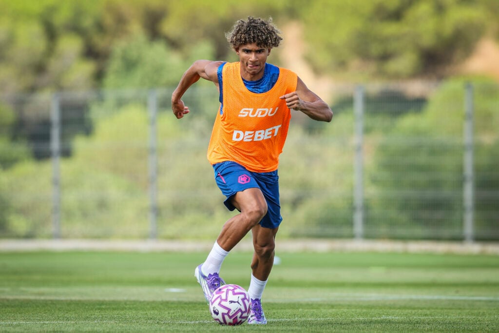 Pedro Lima training with Wolves.
