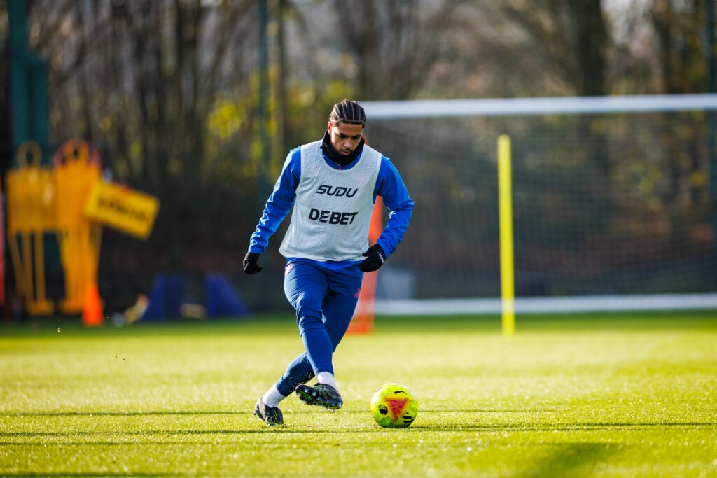 Ki-Jana Hoever training for Wolves.
