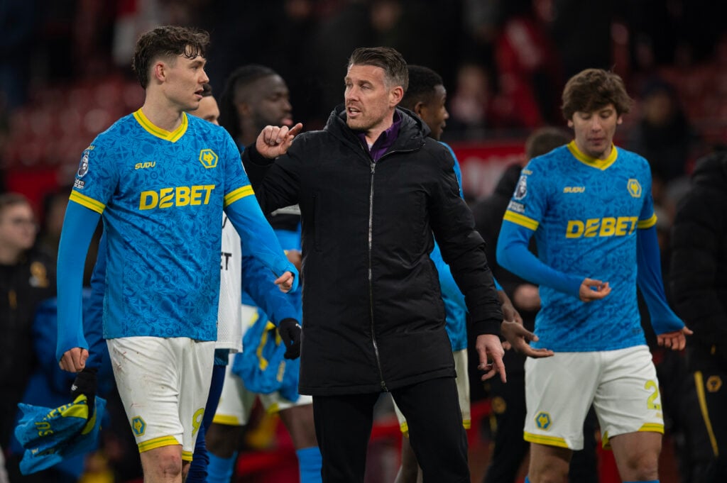 Rob Edwards giving Jorgen Strand Larsen instructions as Fer Lopez watches on