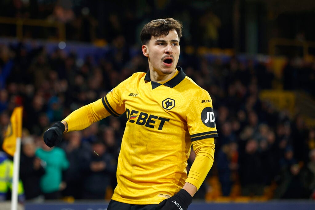 Rodrigo Gomes playing for Wolves.