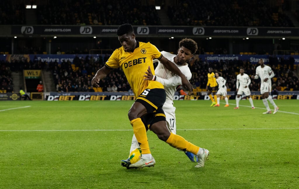 Marshall Munetsi playing for Wolves.