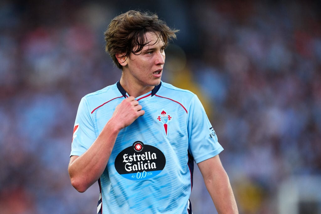 Fer Lopez playing for Celta Vigo.